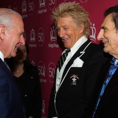 Rod Stewart comenta visita de Charles III aos EUA e fala no tapete vermelho