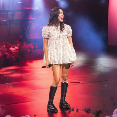 Olivia Rodrigo enfrenta críticas seletivas por uso de babydoll