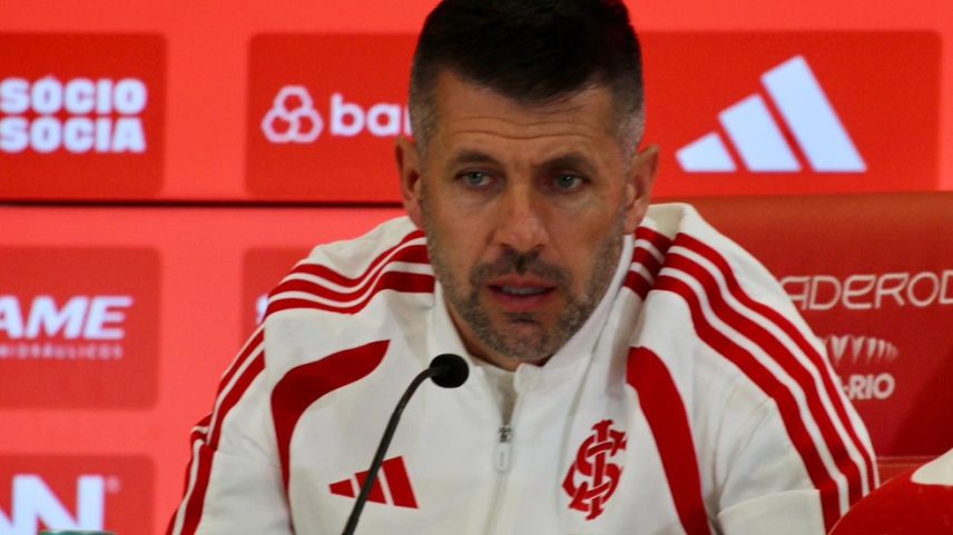 Paulo Pezzolano, técnico do Inter, após classificação na Copa do Brasil — Foto: Tomás Hammes/ge