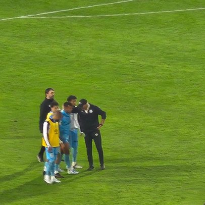 Gabriel Menino deixa jogo do Santos, chora e preocupa Cuca