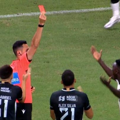 Ceará x Atlético-MG: volante faz pênalti e é expulso relâmpago na Copa do Brasil