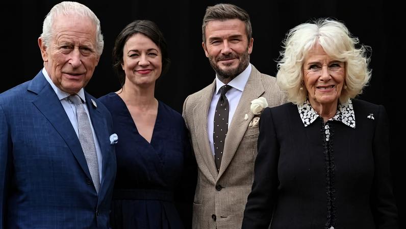 O Rei Charles, Frances Tophill, David Beckham e a Rainha Camilla no RHS Chelsea Flower Show de 2026, no Royal Hospital Chelsea, em 18 de maio de 2026, em Londres