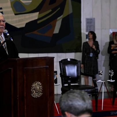 José Sarney relança três de seus romances no Senado