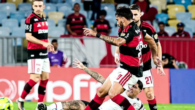 Paquetá e Jorginho em Flamengo x Estudiantes — Foto: Gilvan de Souza/Flamengo
