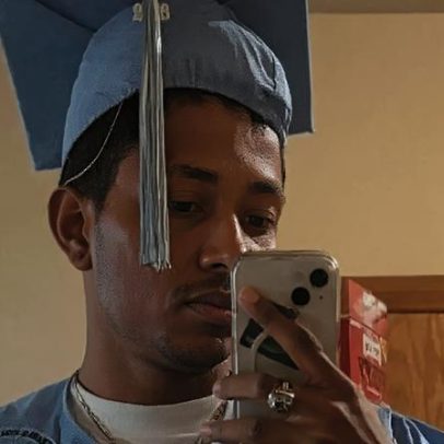 Estudante preso pelo ICE antes da formatura realiza provas em centro de detenção