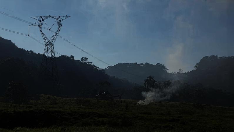 Queda de helicóptero em Pomerode (SC) — Foto: Tati Hansen/Jornal de Pomerode
