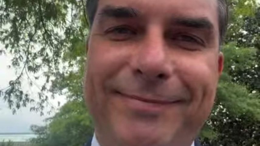 Flávio Bolsonaro publica vídeo afirmando que está entrando na Casa Branca — Foto: Reprodução/Instagram - Flávio Bolsonaro