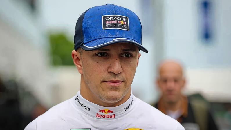 Hadjar aceita punião da FIA