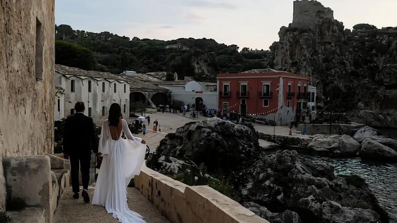 Palermo, capital da Sicília, é conhecida pela vida noturna nas praças até altas horas, um dos fatores que tornam a ilha ideal para celebrações sem restrições de som