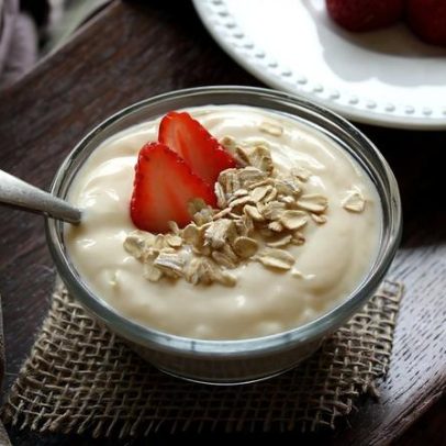 Iogurte grego vs natural: qual tem mais proteína e menos calorias?