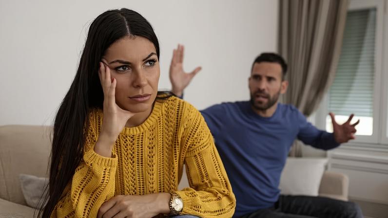 Embora a sociedade muitas vezes assuma que encontrar um parceiro romântico seja a chave definitiva para a felicidade, um estudo que acompanhou as mudanças nos relacionamentos ao longo do tempo revelou uma realidade bem diferente