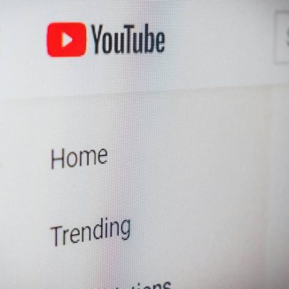 Governo eleva classificação do YouTube para 16 anos e amplia regras
