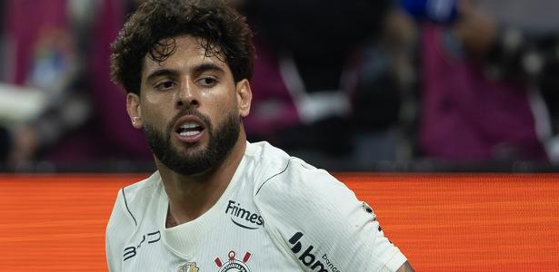 Yuri Alberto comemora seu gol na vitória do Corinthians sobre o Barra