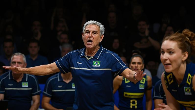 Zé Roberto Guimarães na Liga das Nações de vôlei 2025 (Foto: VNL)