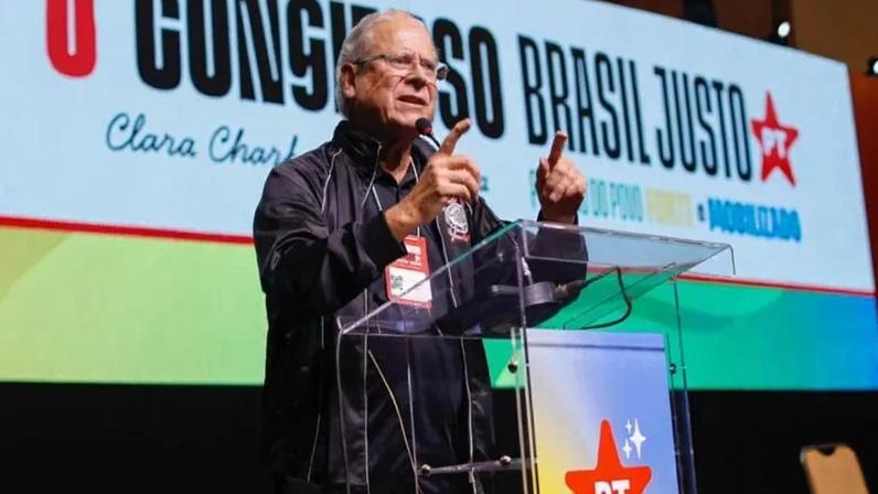 Dirceu foi diagnosticado com um linfoma no duodeno, tipo de câncer no intestino delgado
