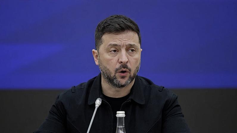 Zelensky diz ser injusto Ucrânia entrar na UE sem direito a voto