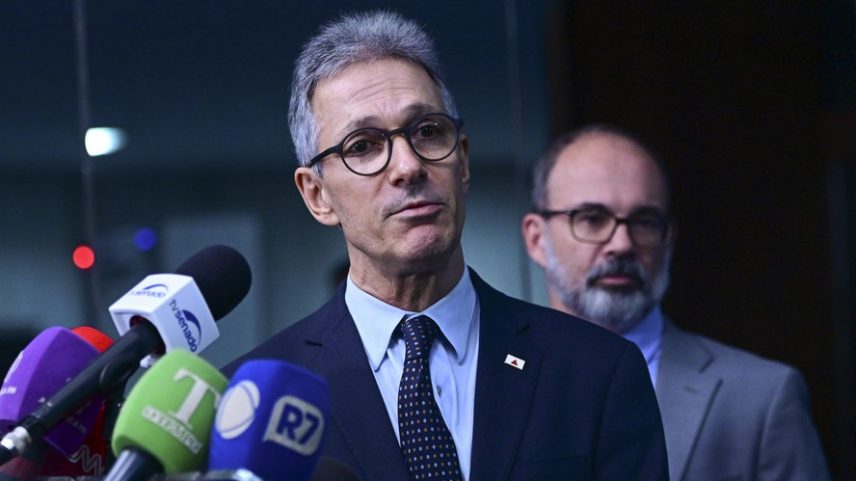 Romeu Zema, ex-governador de Minas Gerais, entrevista coletiva em Brasília, em dezembro de 2024