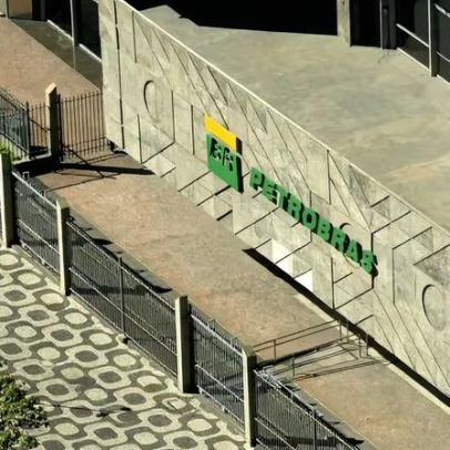 Petrobras e pares caem com tombo do petróleo