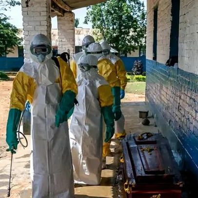 Ebola se espalha enquanto cientistas buscam vacinas e tratamentos