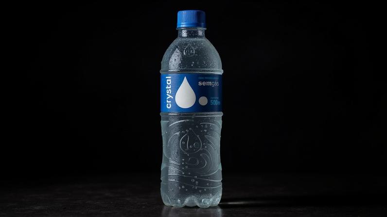 Anvisa recolhe lote de água Mineral Crystal após detecção de bactéria