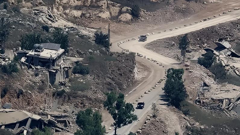 Israel ataca sul do Líbano enquanto Hezbollah condena novo acordo