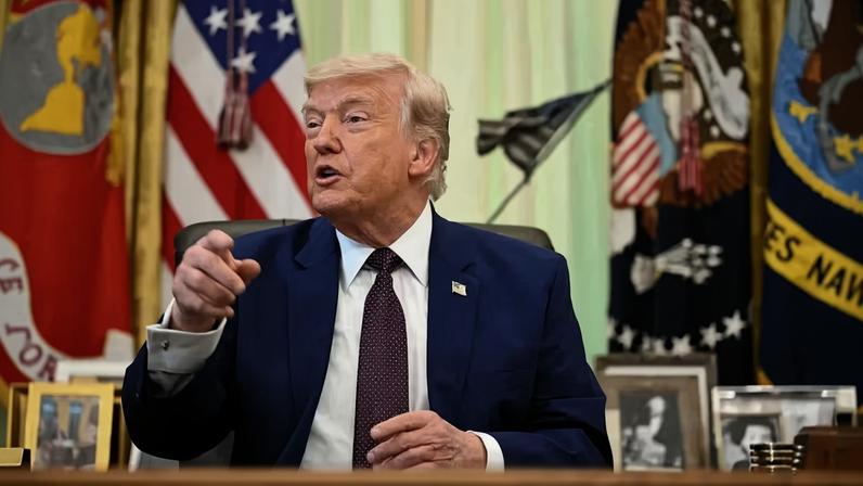 Grupos designados terroristas foram incluídos na lista do Tesouro americano, que aplica sanções econômicas e comerciais, e seus bens nos EUA foram bloqueados — Foto: AFP via Getty Images/BBC