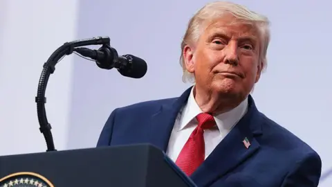 EUA vão investigar alegações de abusos de preços do petróleo, diz Trump