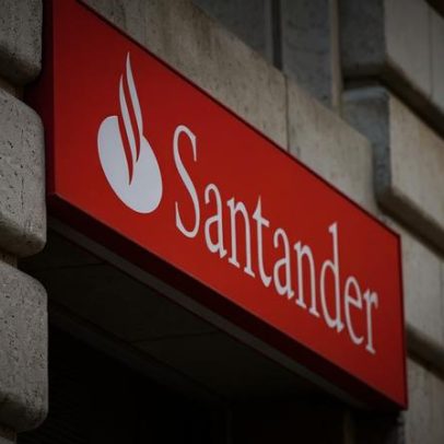 Santander Espanha quer acelerar aposentadorias de até 3 mil funcionários com IA