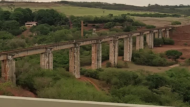 Mulher brasileira morre após falha de instrutores em prender a corda de salto