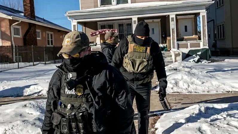 Federal agents attempting an immigration enforcement raid in Minneapolis in January.