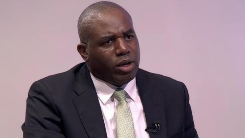 David Lammy afirma que não existe policiamento de duas categorias no Reino Unido
