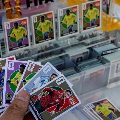Troca de figurinhas pode reduzir custo do álbum da Copa