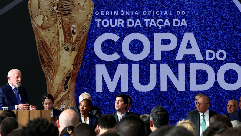 Presidente da República, Luiz Inácio Lula da Silva, durante cerimônia de apresentação das taças da Copa do Mundo de 2026 e da Copa do Mundo Feminina de 2027, realizado no Palácio do Planalto.