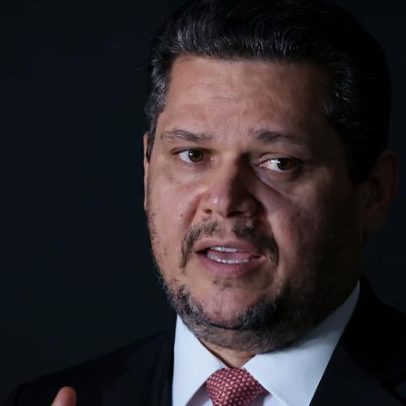 Alcolumbre mantém PEC 6x1 travada em semana esvaziada do Senado