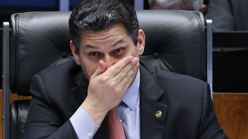 Sessão do Congresso Nacional para analisar vetos parciais à Lei de Diretrizes Orçamentárias (LDO) de 2026. Esses vetos impedem municípios inadimplentes com até 65 mil habitantes de firmar convênios e receber recursos federais.