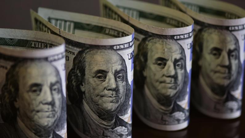 Imagem de notas de dólar norte-americano - Metrópoles