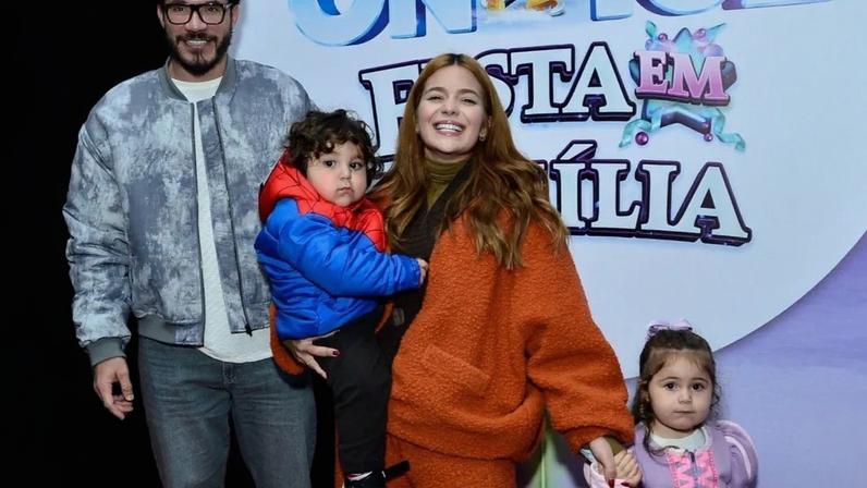 Casal levou os filhos à estreia do “Disney On Ice” em SP; veja