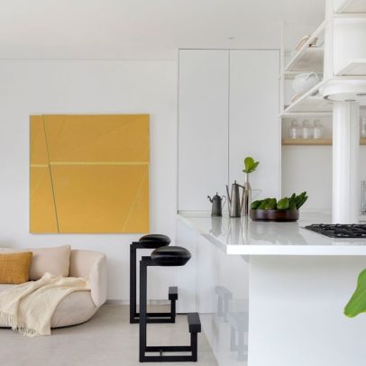 Cobertura de 115 m² em SP ganha reforma com minimalismo e design biofílico