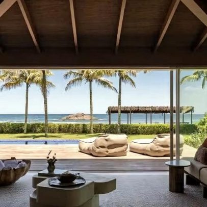 Projeto transforma casa de frente ao mar no litoral paulista sem quebra-quebra