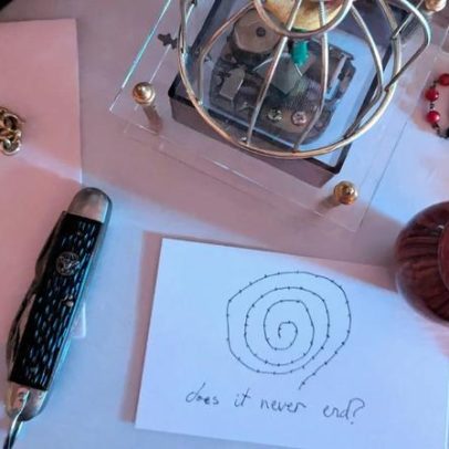 Procuro meu pai na Espiral das Estrelas de Blue Prince