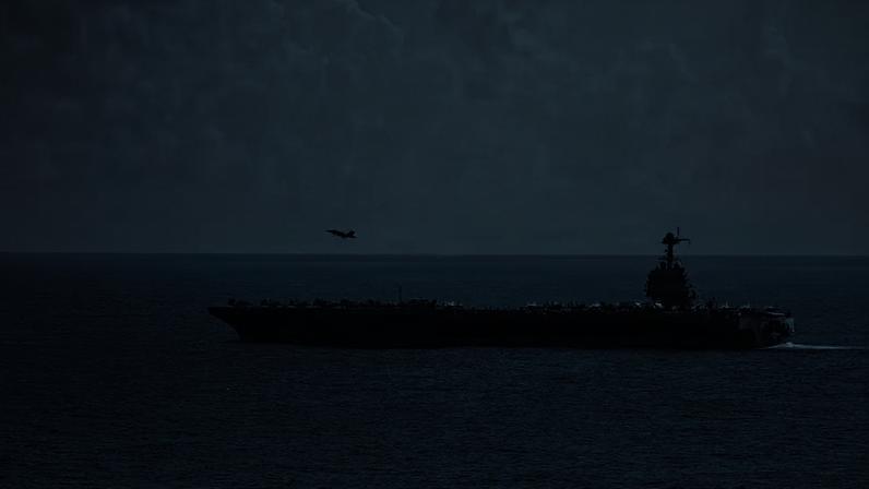 Jato de guerra decola do porta-aviões USS Gerald Ford, da Marinha dos Estados Unidos, no mar do Caribe em 13 de novembro de 2025. — Foto: Divulgação/Marinha dos Estados Unidos