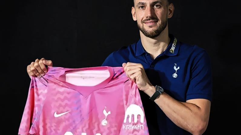 Aos 37 anos, Martin Dúbravka reforça o elenco londrino –