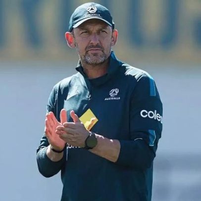 Austrália renova contrato com o técnico Tony Popovic
