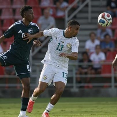 Senegal e Arábia Saudita empatam, Mané discreto e expulsão