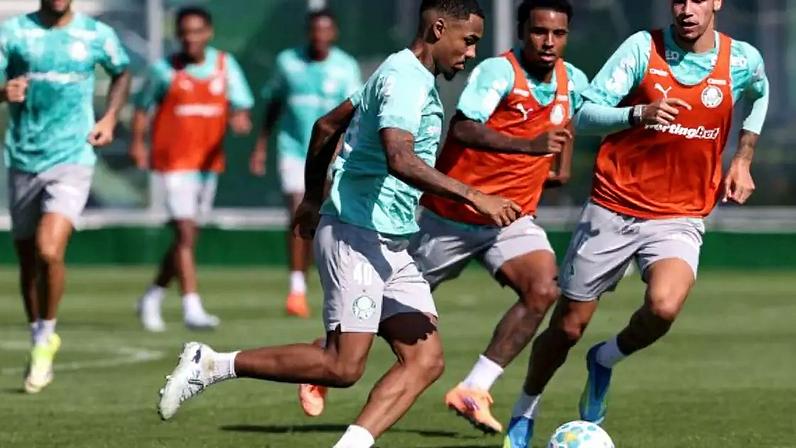 Felipe Anderson participou das atividades neste sábado –