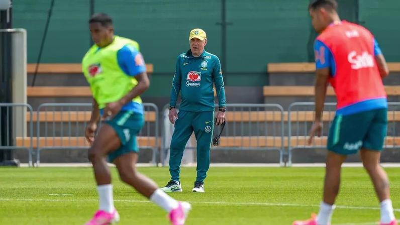Carlo Ancelotti comanda treino da Seleção Brasileira nos Estados Unidos –