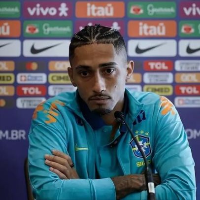 Raphinha enfrenta problema familiar e pode deixar Barcelona; clube se pronuncia