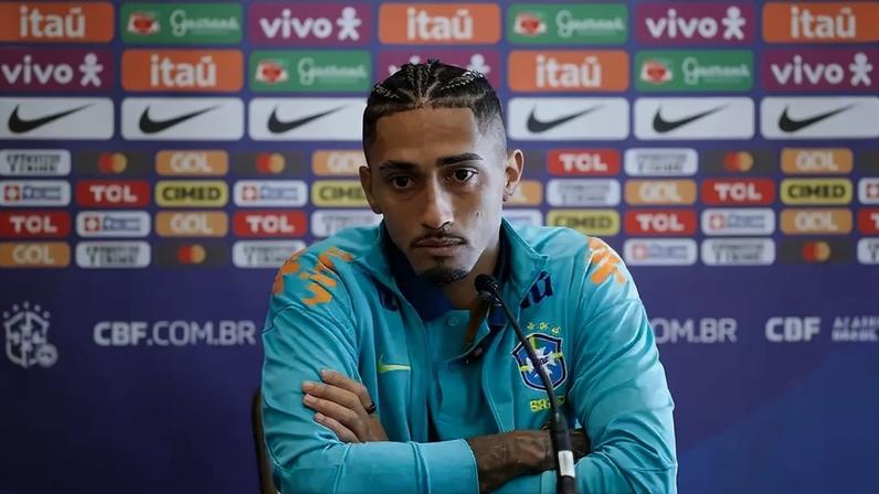 Hoje na Copa 2026, Raphinha está com problema na família e quer deixar Barcelona? Time da Espanha se pronuncia após polêmica envolvendo Vampeta.