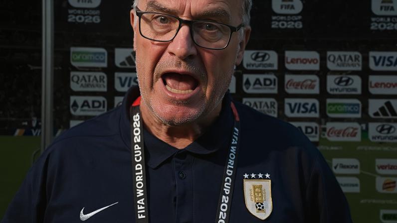 Bielsa se irritou após eliminação do Uruguai – Reprodução de TV