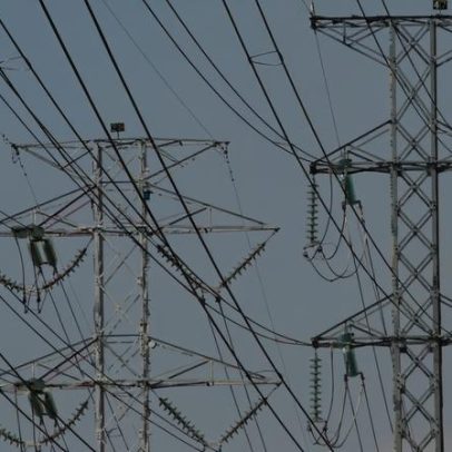 Aneel aprova reajuste de 9,41% nas receitas de transmissoras de energia